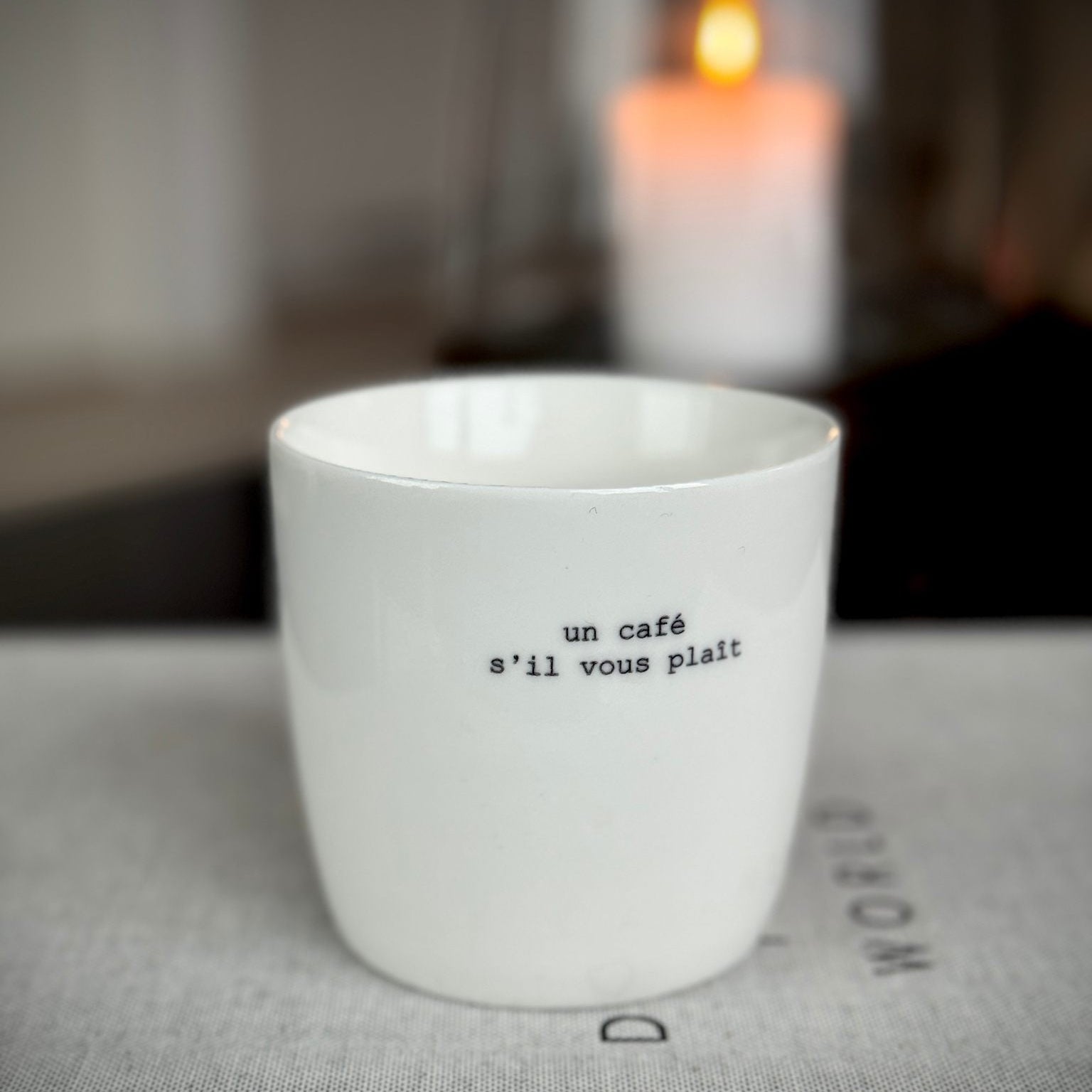 sögne krus hvit  un cafÈ